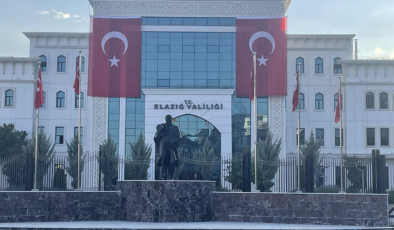 Vali, Atatürk’ü yok saydı! Devlet kurumuna Atatürk’ün resmi asılmadı