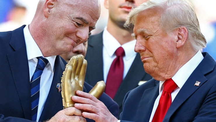 Trump'ın beklemediği protesto: Podyuma çıktı, tribünler yuhaladı