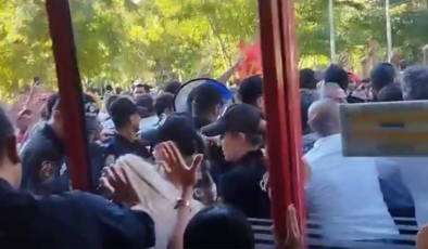 İşten çıkarılan 400 işçi, Büyükşehir Belediye Meclisi kapısına dayandı, polis müdahale etti