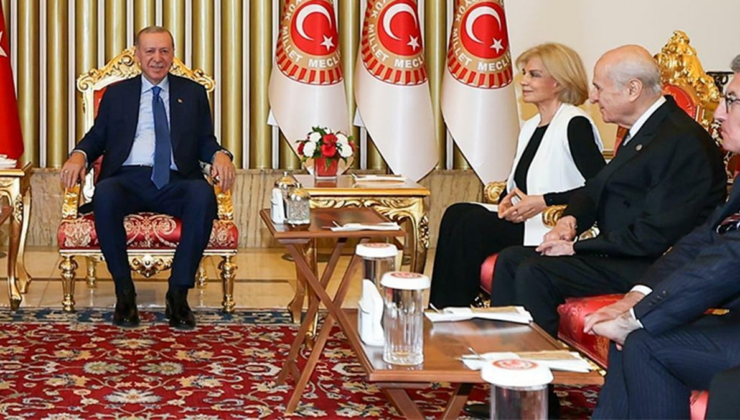 Meclis'te dikkat çeken kare: Erdoğan'ın hemen sağına oturdu