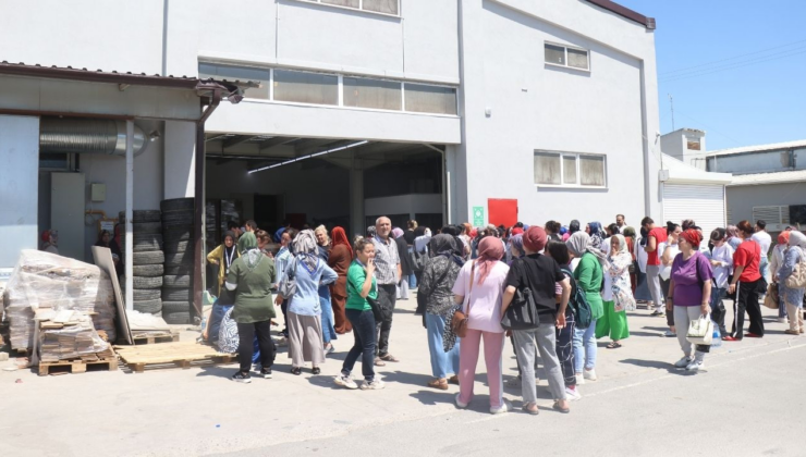 Depremin ardından fabrika tavanı çöktü: 3 kişi yaralandı