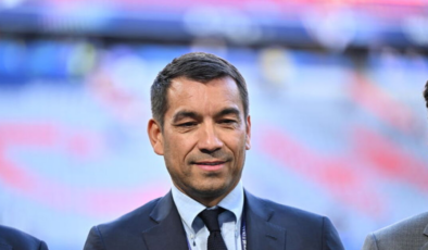 Van Bronckhorst'un yeni adresi Liverpool!