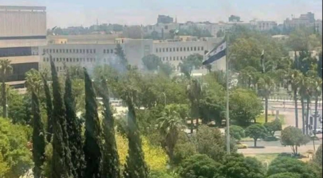 Son Dakika: İsrail uçakları Şam'ı vurdu