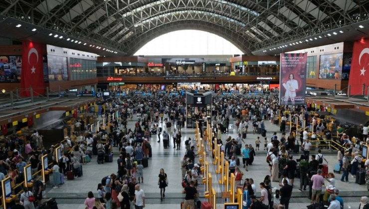 Sabiha Gökçen Havalimanı rekor kırdı: Tek günde 147 bin 781 yolcuya hizmet verildi