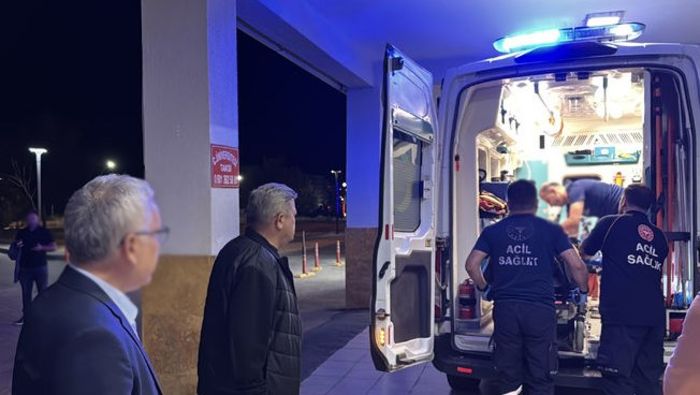 Eski vali trafik kazasında yaralandı