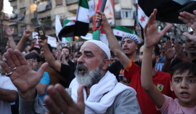 Suriye'de, İsrail'in hava saldırıları protesto edildi
