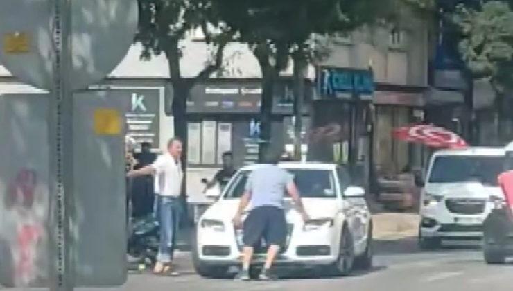 Trafiği birbirine kattılar! Silecek kırmalı yol verme kavgası