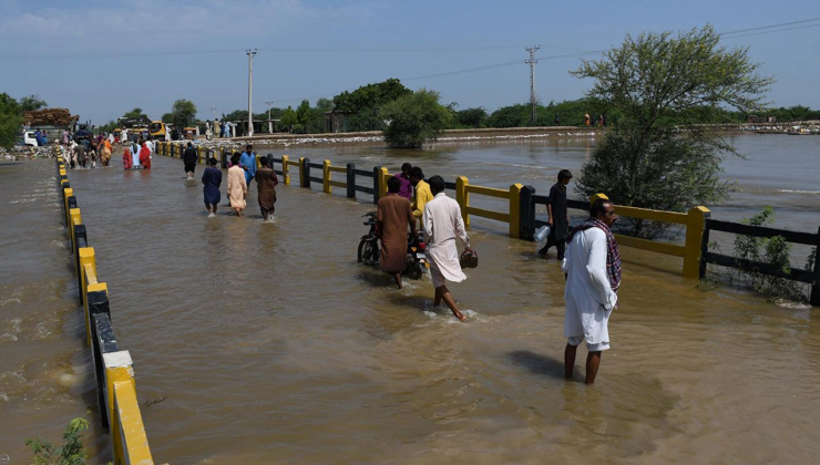 Pakistan'daki sellerde son 24 saatte 28 kişi hayatını kaybetti, 90 kişi yaralandı