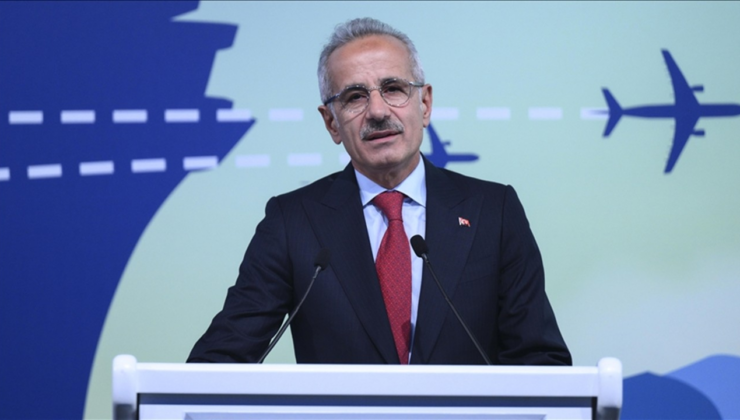 İstanbul Havalimanı’nda üçlü pist operasyonu rekor getirdi: Bir saatte 81 kalkış