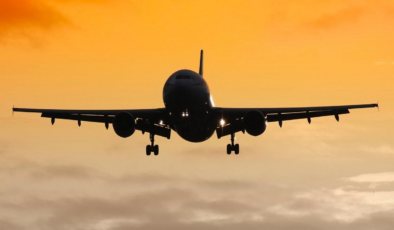 İran hava sahası uluslararası transit uçuşlara 24 saat açıldı