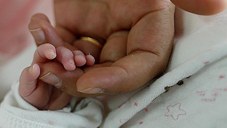 600 dolara bebek satışı: Endonezyada bebek kaçakçılığı çetesi çökertildi