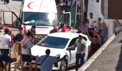 Ambulansa park halindeki otomobil engeli