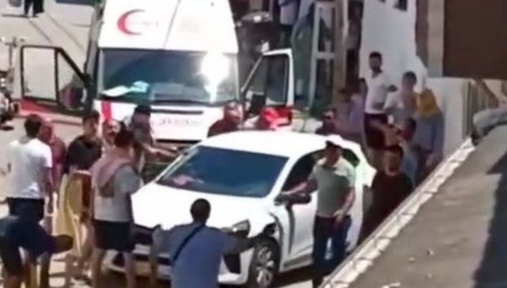 Ambulansa park halindeki otomobil engeli