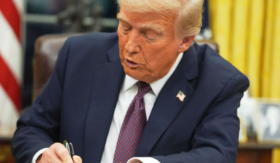 Trump, "GENIUS" tasarısını imzaladı