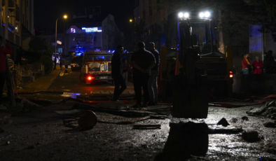 Ankara'da sağanak nedeniyle binanın duvarı çöktü: 1 kişi yaralandı (Video)