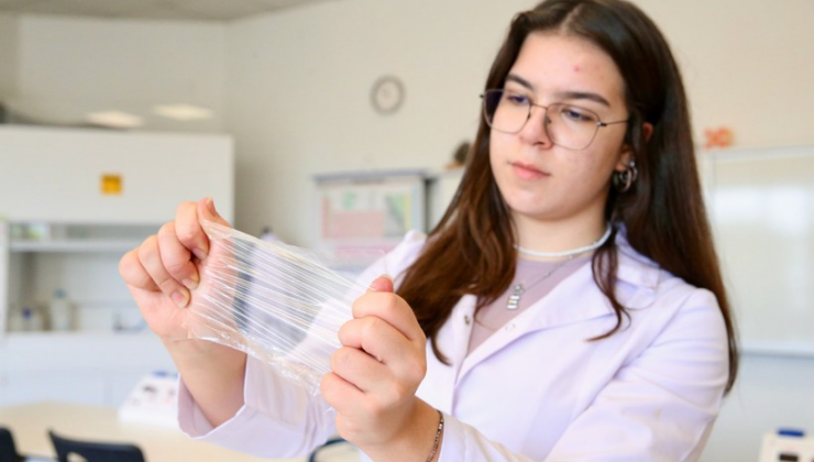 Hedefi dünya çapında başarı: Lise öğrencisi Elif Berra Demir kutup sularında biyoplastik projesini test etti