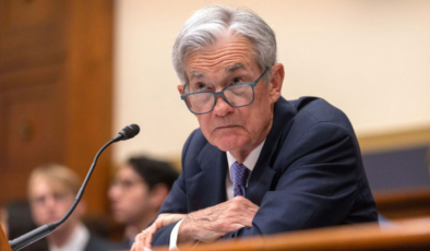Trump'tan Powell'e tepki: Bir servete mal oldun