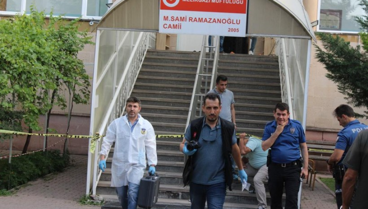 Kayseri'de dehşet! Husumetlisini namaz kılarken bıçakladı