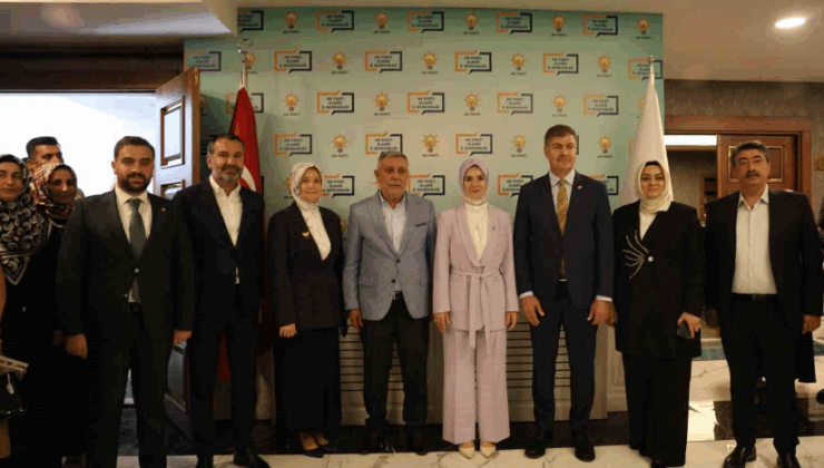 Aile ve Sosyal Hizmetler Bakanı Göktaş, AK Parti İl Başkanlığı ve Elazığ Belediyesi'ni ziyaret etti