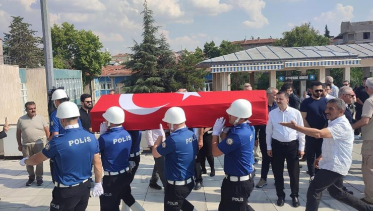Eski Bitlis Valisi Karaömeroğlu, son yolculuğuna uğurlandı