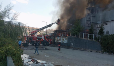 CHP'li Veli Ağbaba'nın iş yerinde yangın paniği