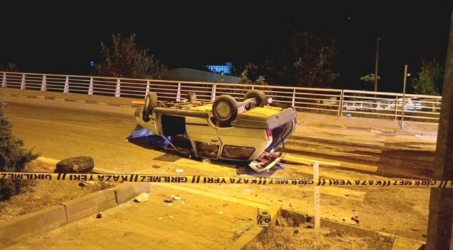 İki otomobil çarpıştı: 2'si ağır 7 yaralı