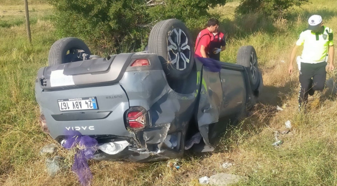 Erzincan'da otomobil devrildi: 1 ölü, 4 yaralı