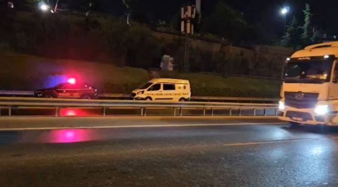 Otoyolda otomobilin çarptığı yaya öldü