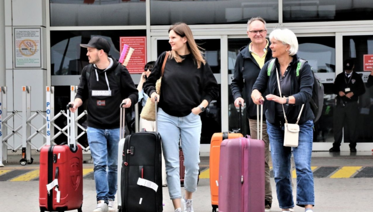 Antalya'da 102 binden fazla turistle temmuz rekoru kırıldı