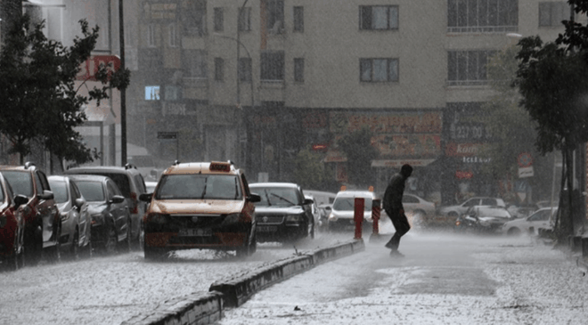 Erzurum'da sağanak etkili oldu
