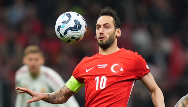 “Mourinho ısrar ediyor” diyerek duyurdular: Fenebahçe’nin Hakan Çalhanoğlu teklifinin ayrıntıları ortaya çıktı