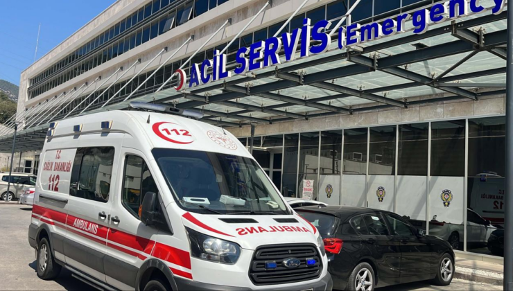 Sakarya'da yurtta yedikleri yemekten zehirlenen 19 öğrenci tedavi gördü