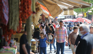 Yerli turistler ilk çeyrekte 76 milyar lira seyahat harcaması yaptı