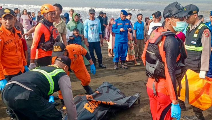 Endonezya'da feribot battı: 38 kişi kayıp