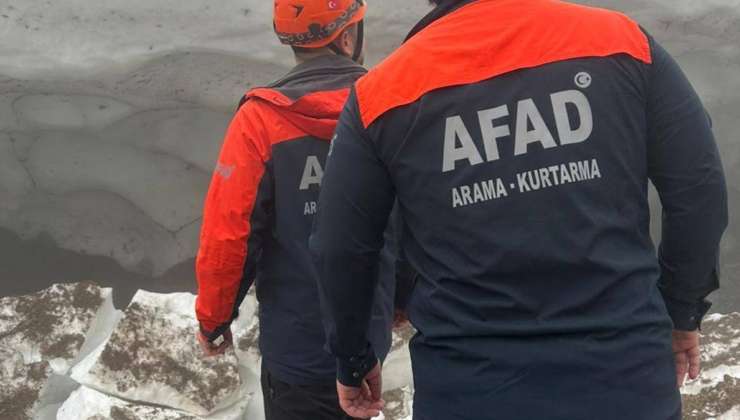 Rize'de acı son: Fotoğraf çektirirken kar kütlesinin altında kaldı