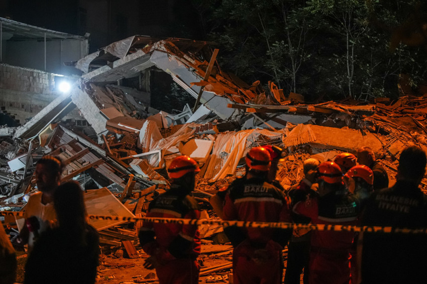 Balıkesir'de 6,1 büyüklüğünde deprem! 1 can kaybı, 29 yaralı var - Resim : 4