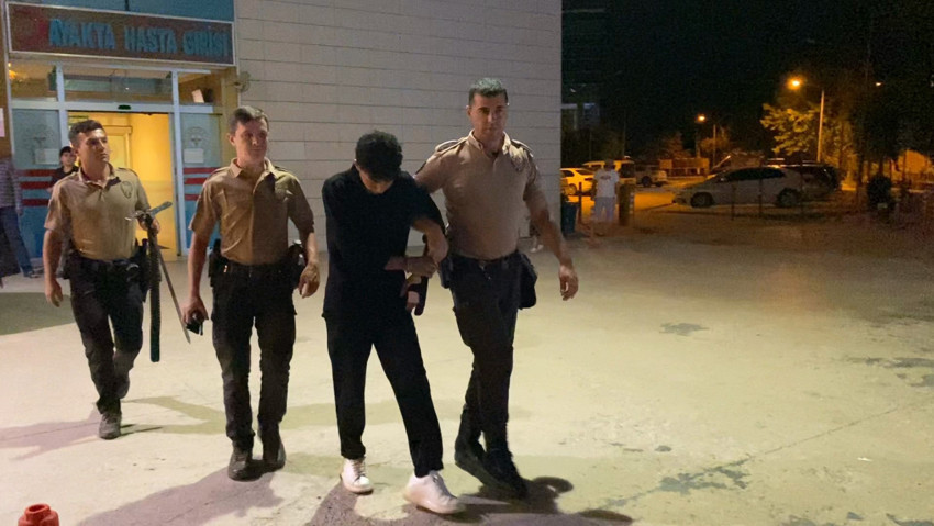 Belindeki kemerin içinden 60 santimlik döner bıçağı çıktı - Resim : 1