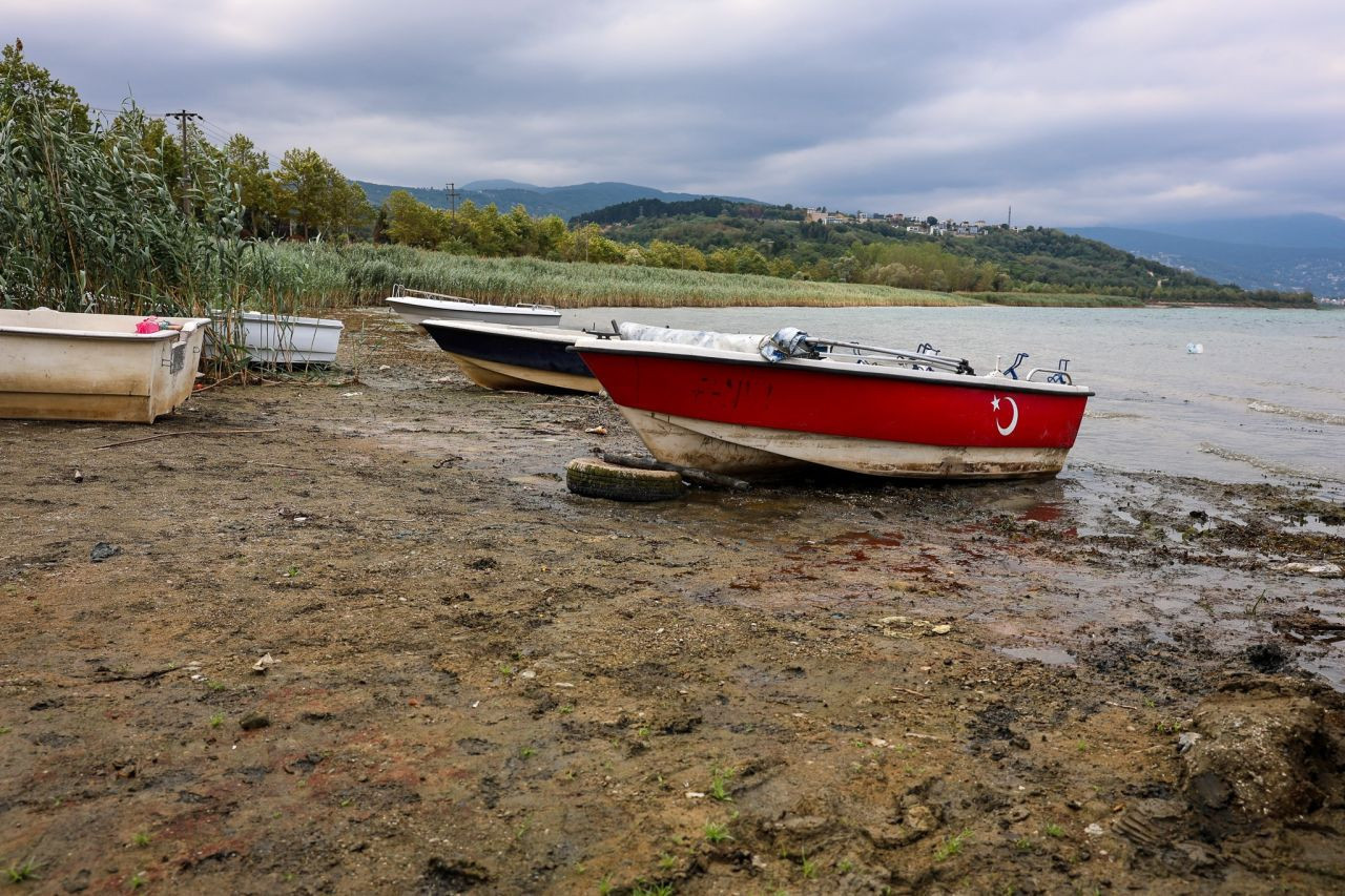 Sapanca Gölü'nde tehlike çanları çalıyor - Resim: 3