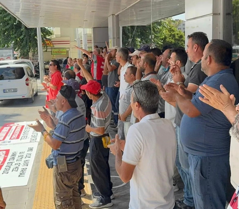 Karşıyaka Belediyesi’nde çifte grev sürüyor: İşçiler 25, memurlar 15 gündür eylemde - Resim : 1