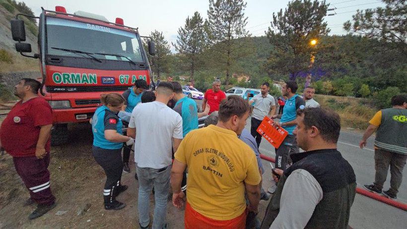 Karabük'teki yangına müdahale eden 2 işçi yaralandı - Resim : 1