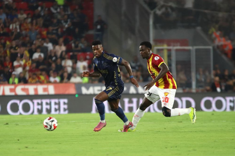İzmir'de kartlar havada uçuştu! Göztepe 0-0 Fenerbahçe - Resim : 1