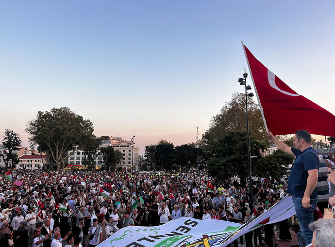 'Gazze'ye Umut Işığı Ol' yürüyüşü: Binlerce kişi Ayasofya Camii'ne yürüdü - Resim : 1
