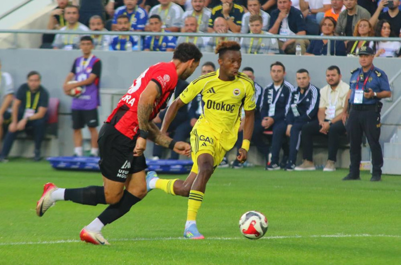 Mourinho'suz Fenerbahçe 3 puanı 3 golle aldı - Resim : 1