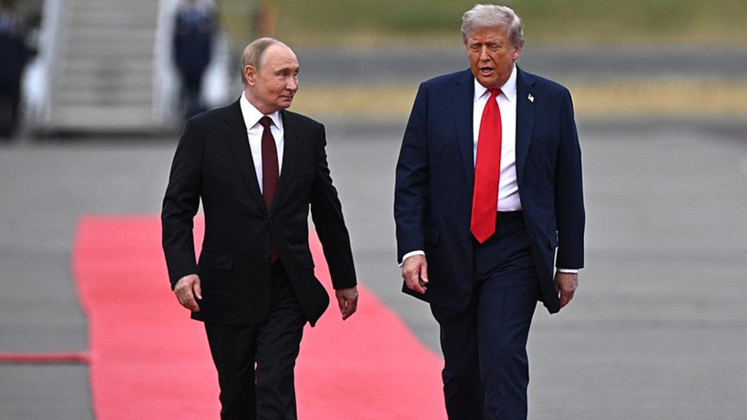 Dev buluşma gerçekleşti: Trump ve Putin bir araya geldi - Resim : 1