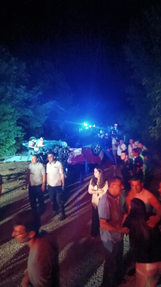 Çanakkale'de katliam gibi kaza! 6 kişi hayatını kaybetti - Resim : 1