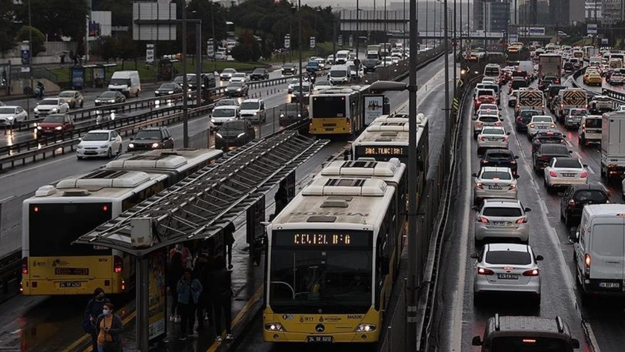 30 Ağustos (yarın) toplu taşıma-ulaşım ücretsiz mi? Otobüs, metro, metrobüs, vapur, Marmaray ücretsiz mi? - Resim: 1