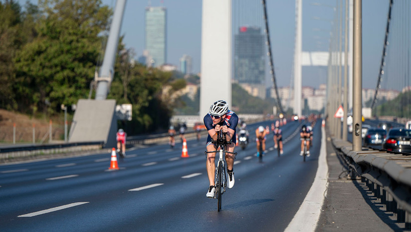 Dünyanın ilk Asya ve Avrupa triatlon şampiyonası İstanbul’da yapıldı - Resim : 1