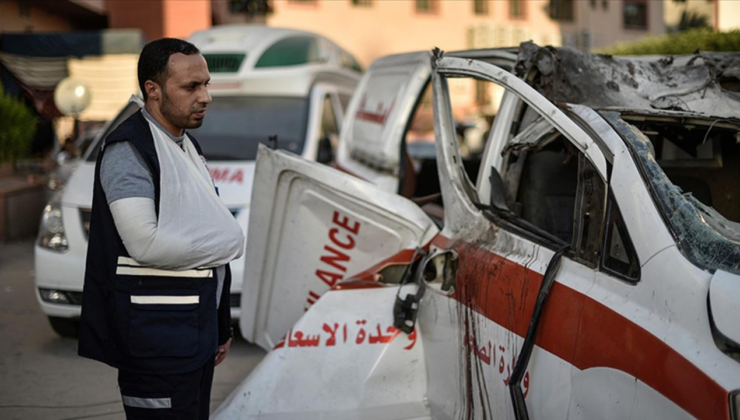 İsrail, Gazze'de Filistin Kızılay'ı karargahını bombaladı