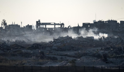 Soykırımcı İsrail'in Gazze'ye saldırılarında can kaybı son 24 saatte 58 artarak 62 bin 774'e yükseldi