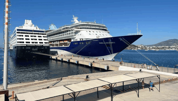 İki gemiyle 2 bin 609 turist Bodrum’a ulaştı